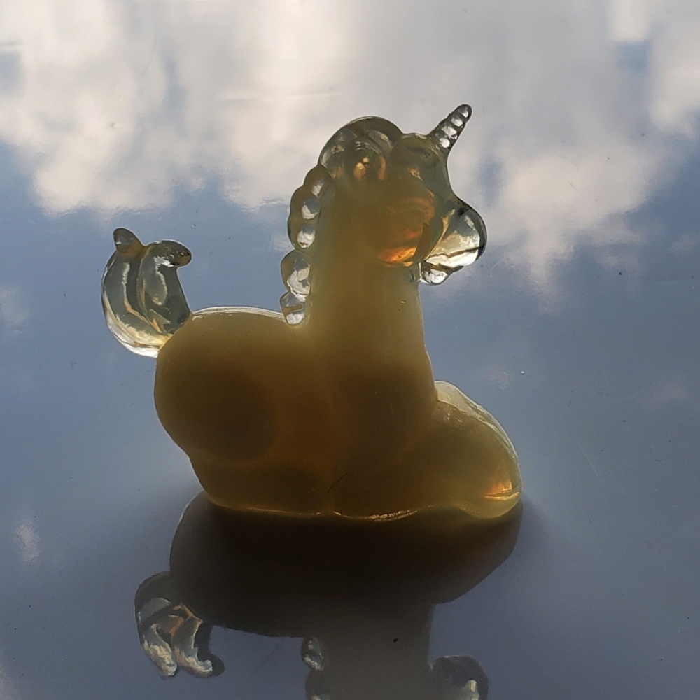Vntg Boyd Light Yellow Slag Glass Little Lucky the Unicorn 🦄 - Picture 4 of 11